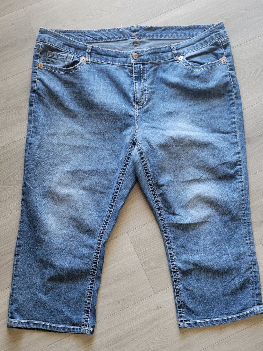 Women's Plus Capris